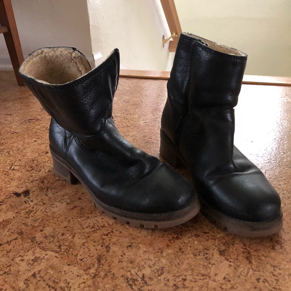 Face the Winter black leather winter booties